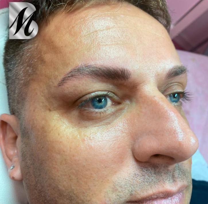 Le sopracciglia maschili naturali di Brigida Maugeri